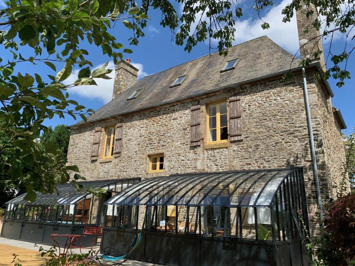 Isigny-le-BuatLe Petit Manoir住宿加早餐旅馆 外观 照片