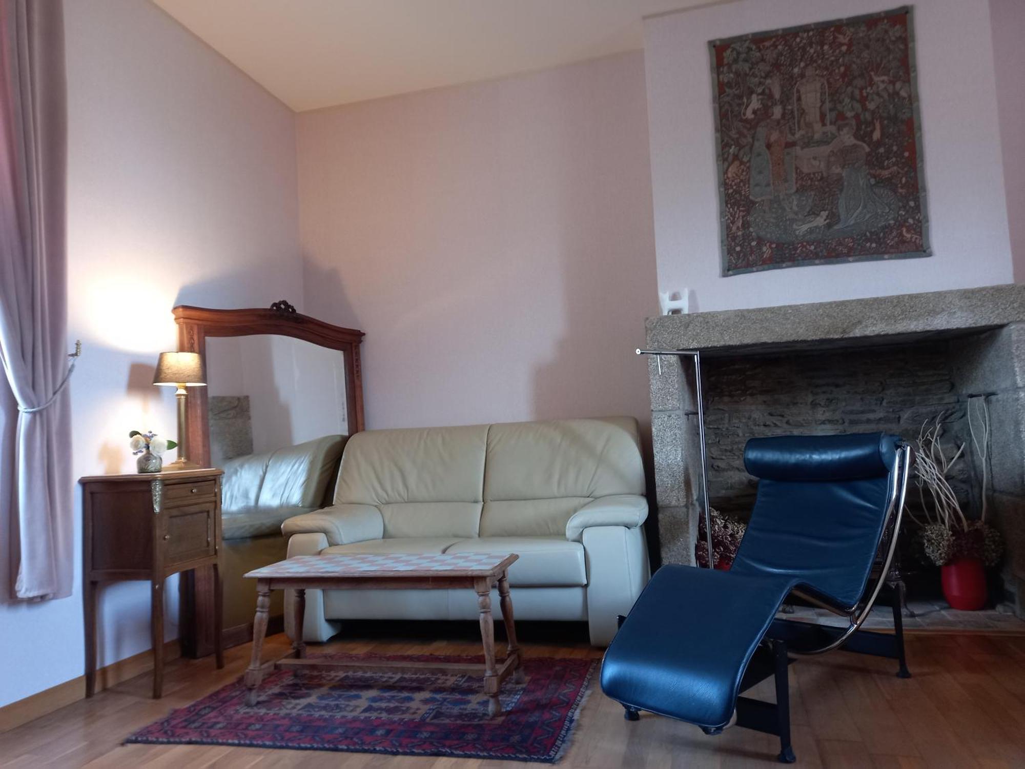 Isigny-le-BuatLe Petit Manoir住宿加早餐旅馆 外观 照片