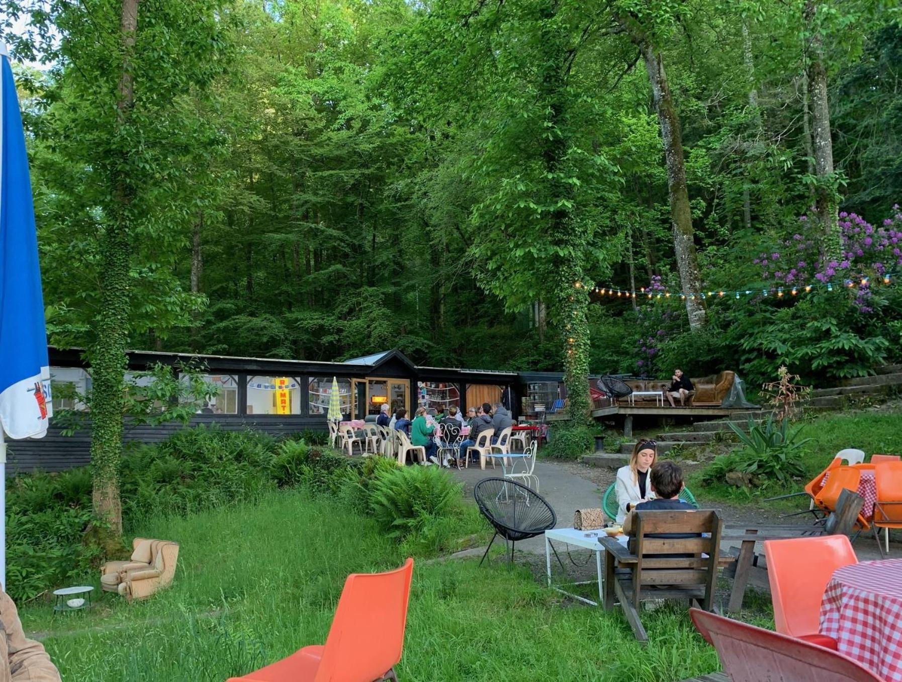 Isigny-le-BuatLe Petit Manoir住宿加早餐旅馆 外观 照片