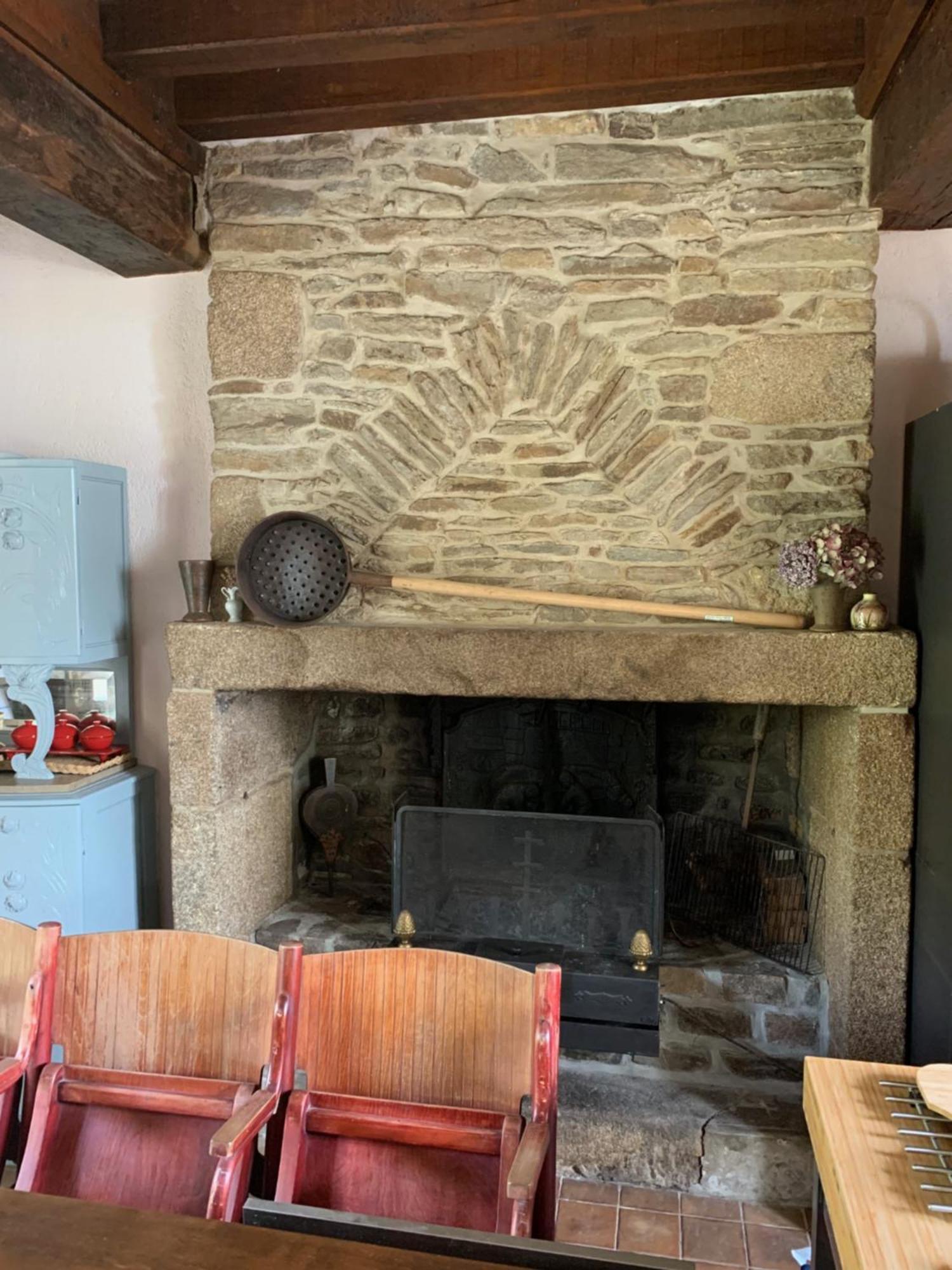 Isigny-le-BuatLe Petit Manoir住宿加早餐旅馆 外观 照片